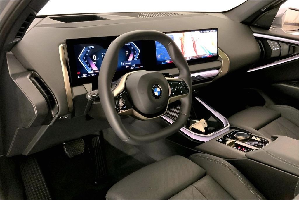 Used 2025 Skyscraper Grey Metallic BMW  image 21