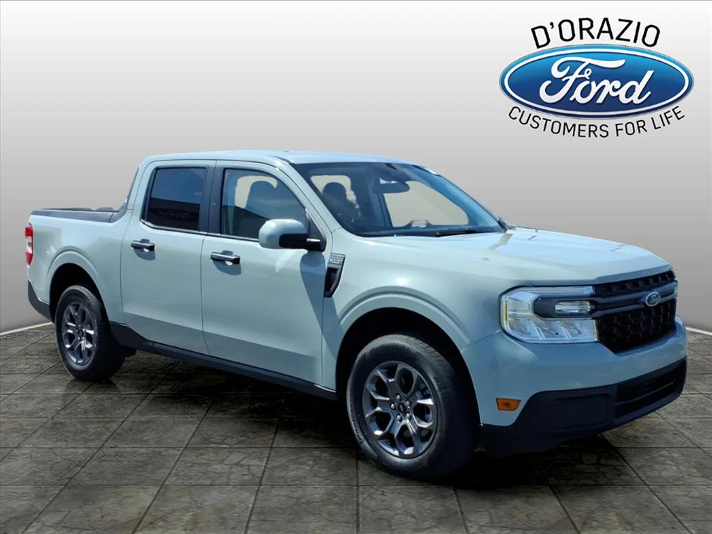 Silver 2023 Ford Maverick XLT SuperCrew AWD Pickup Truck All-Wheel Drive