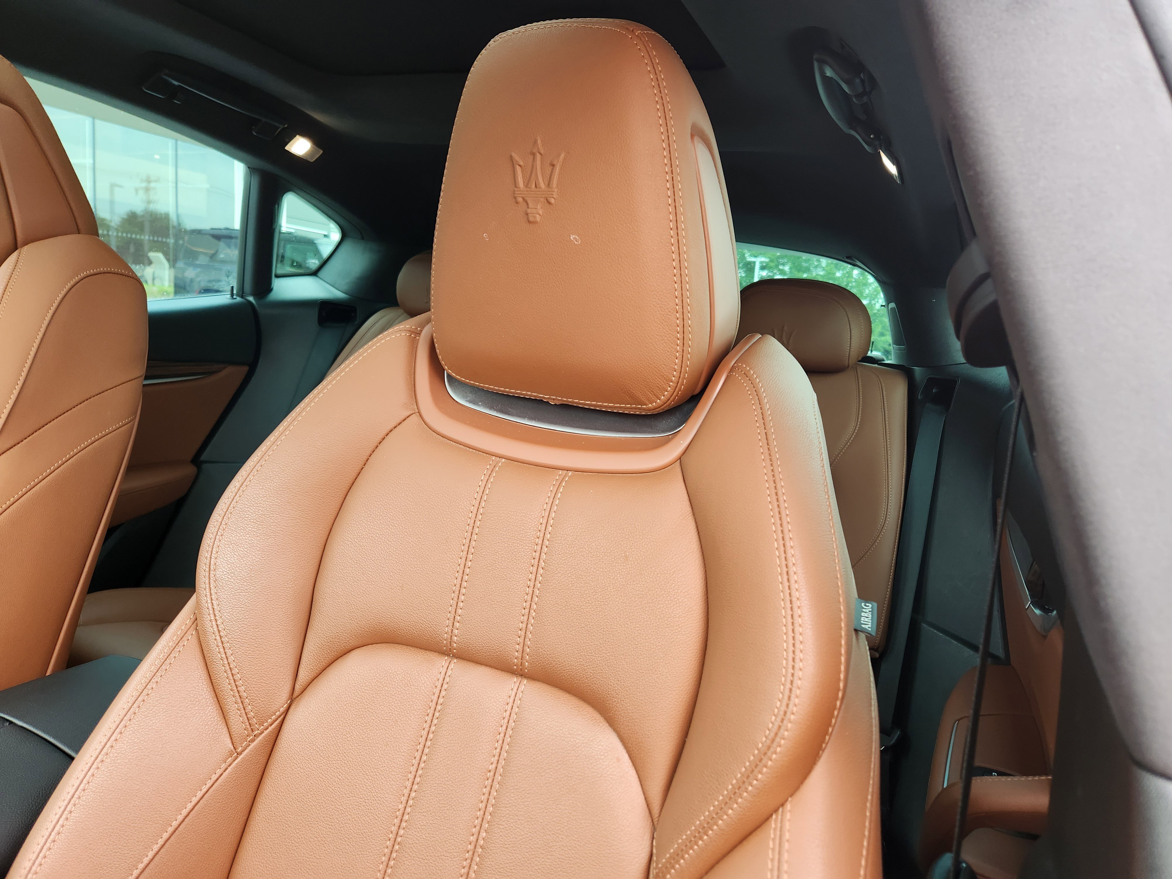 Used 2018 Nero Maserati GranSport image 11
