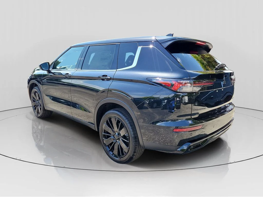 New 2026 Black Mitsubishi LE 1.5T 2WD image 5