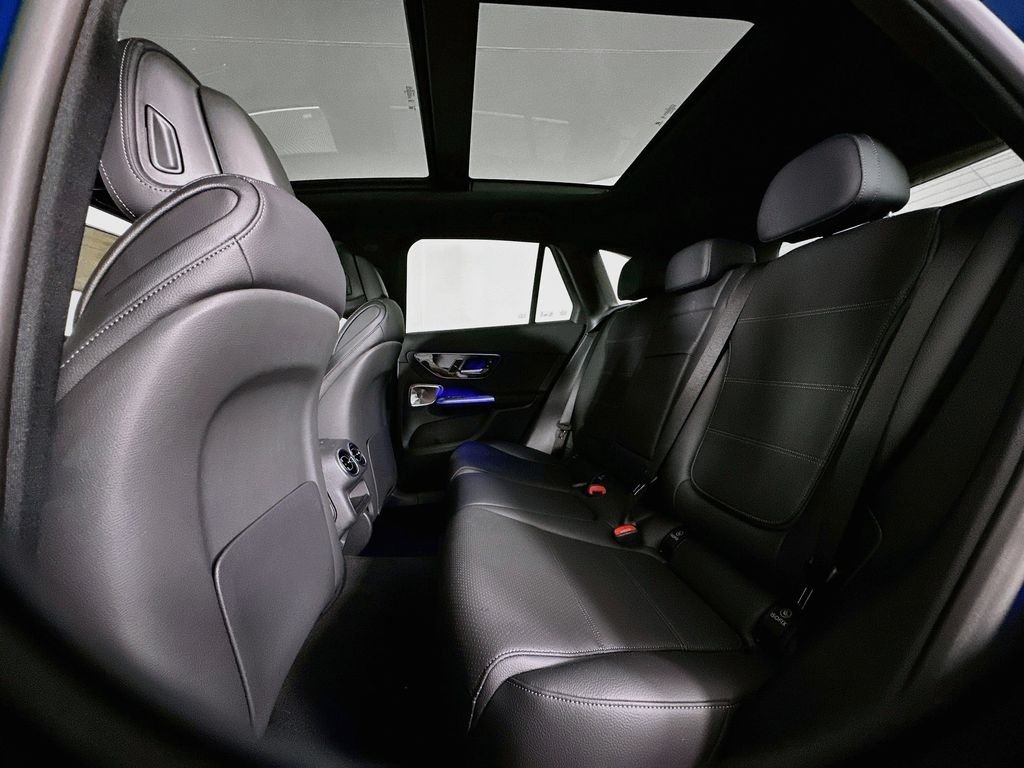 Used 2026 Blue Mercedes-Benz GLC 300 image 25