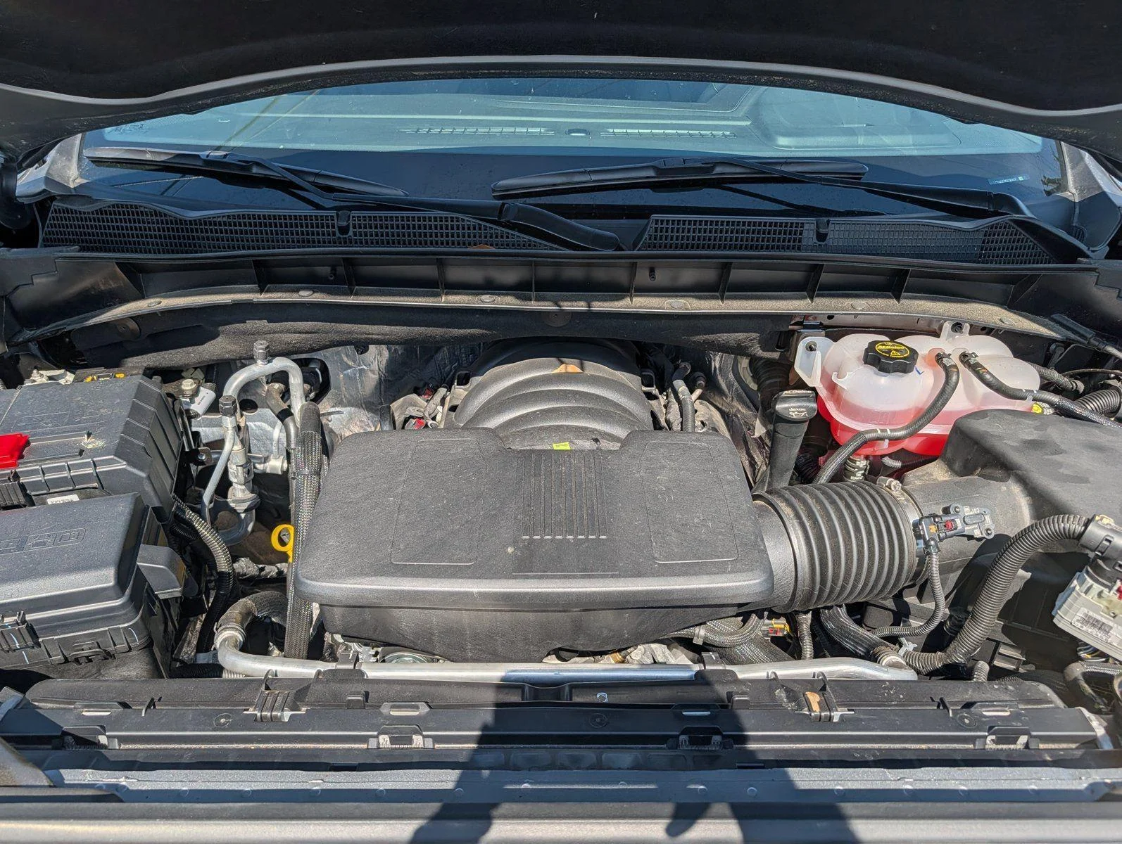 Used 2025 Sterling Metallic GMC SLT image 36