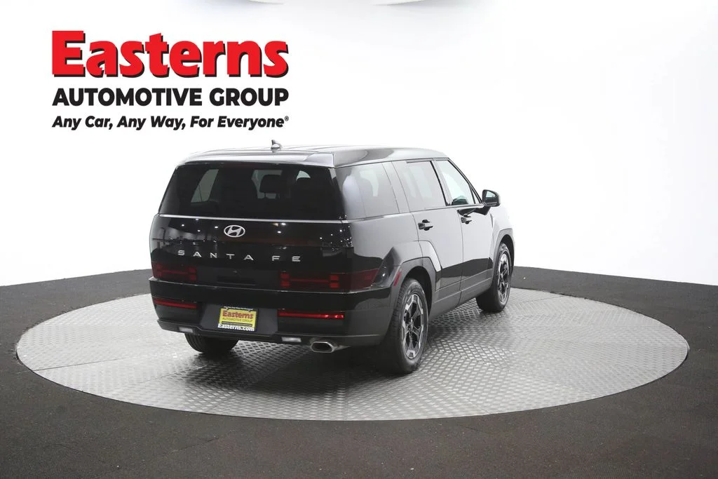 Used 2025 Black Hyundai SE image 38