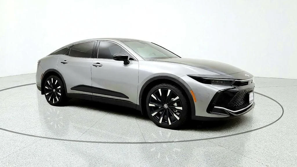 Used 2026 Heavy Metal Toyota Platinum AWD image 3