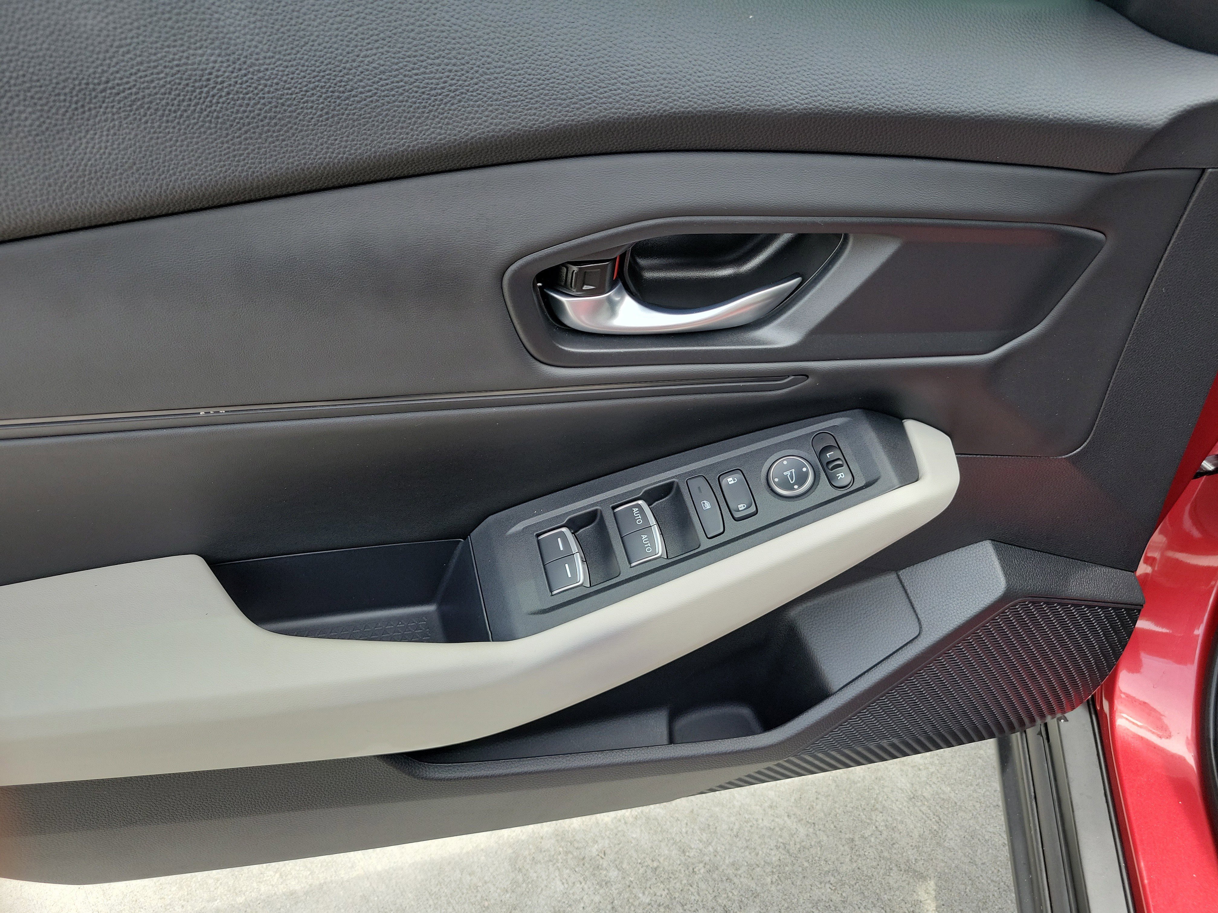 Used 2025 Radiant Red Metallic Honda SE image 23