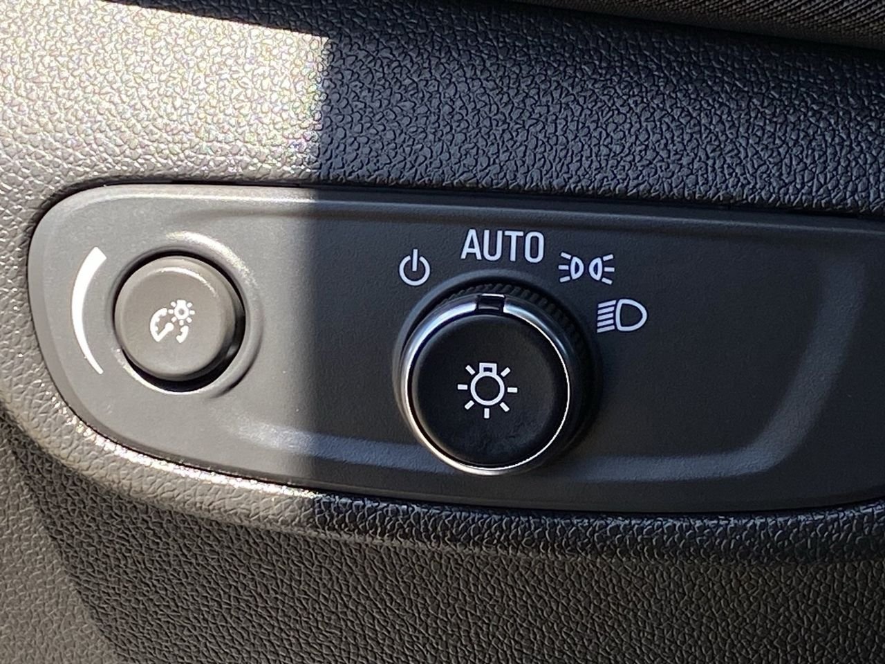Used 2024 Sterling Gray Chevrolet LT image 28