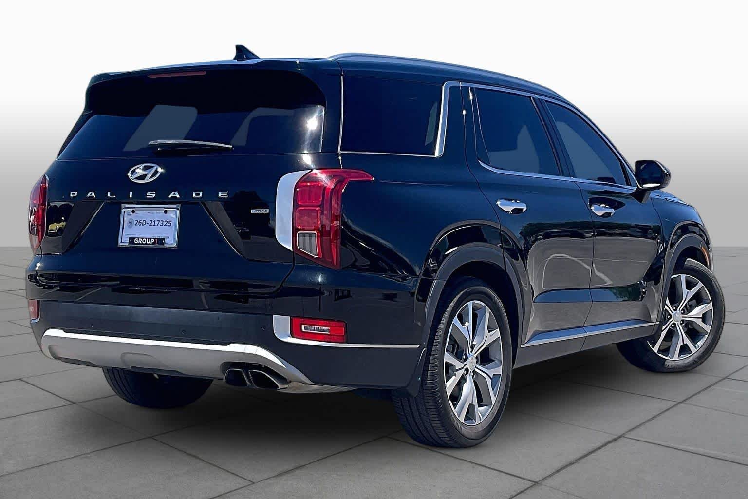 Used 2022 Abyss Black Pearl Hyundai SEL image 12
