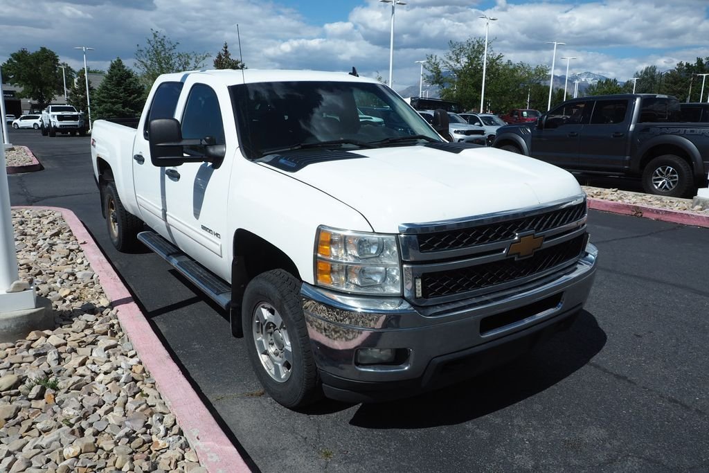Used 2014 White Chevrolet LT image 2