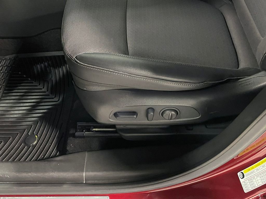 Used 2023 Cinnabar Metallic Buick Select image 22