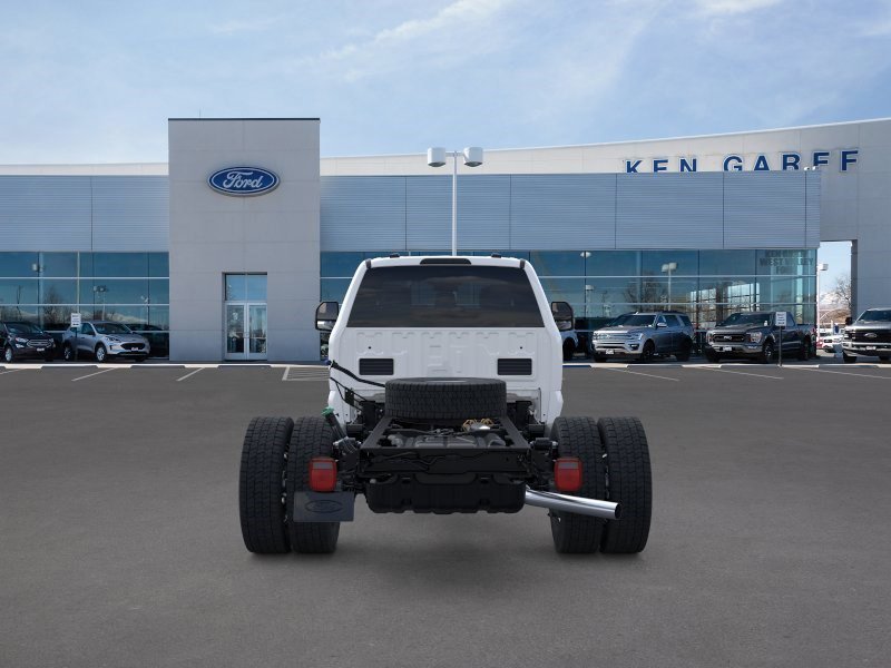 New 2026 Oxford White Ford XLT image 5