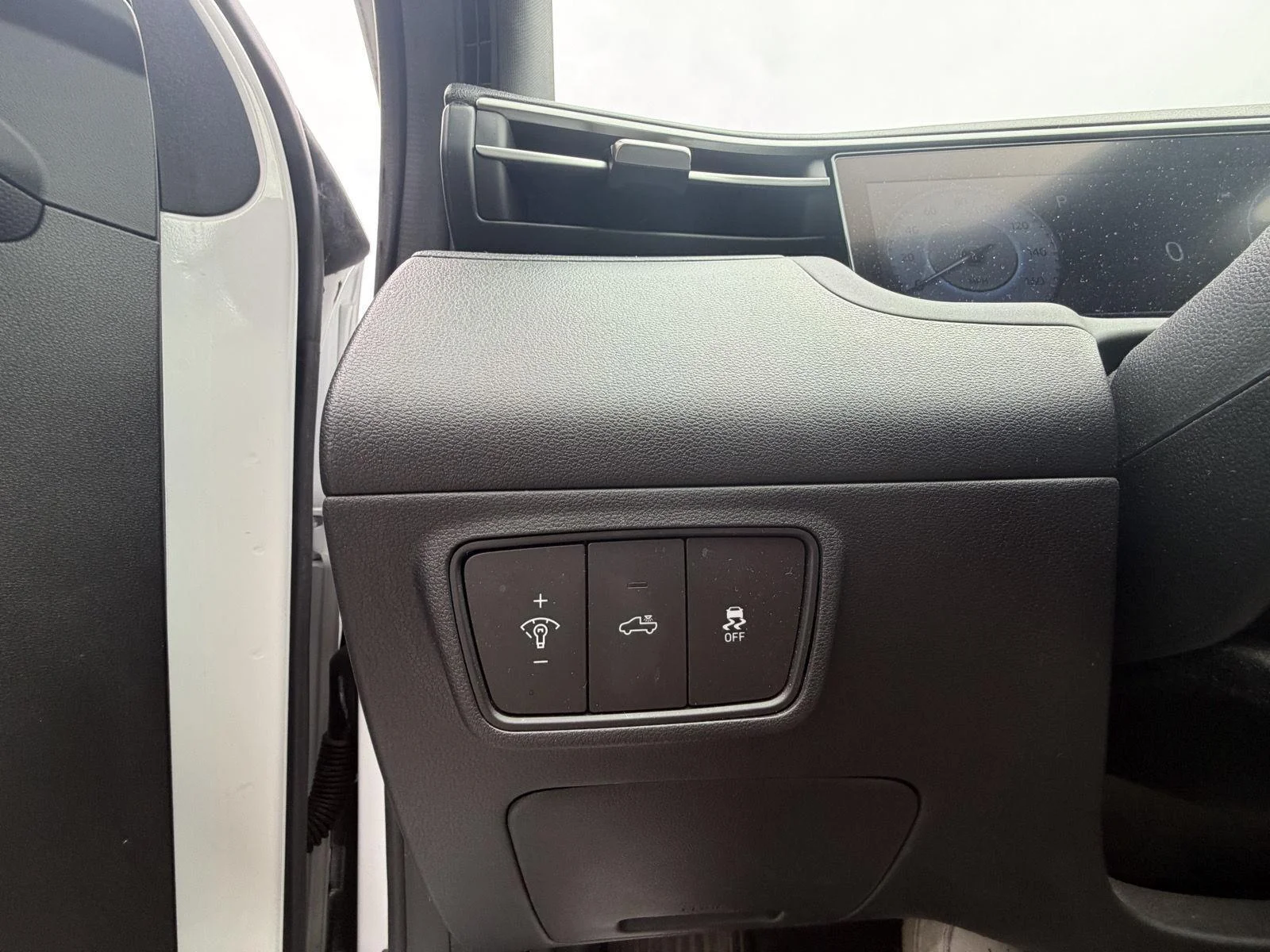 Used 2022 Ice White Hyundai SEL Premium image 11