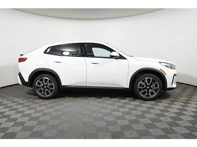 New 2026 Alpine White BMW xDrive28i image 8