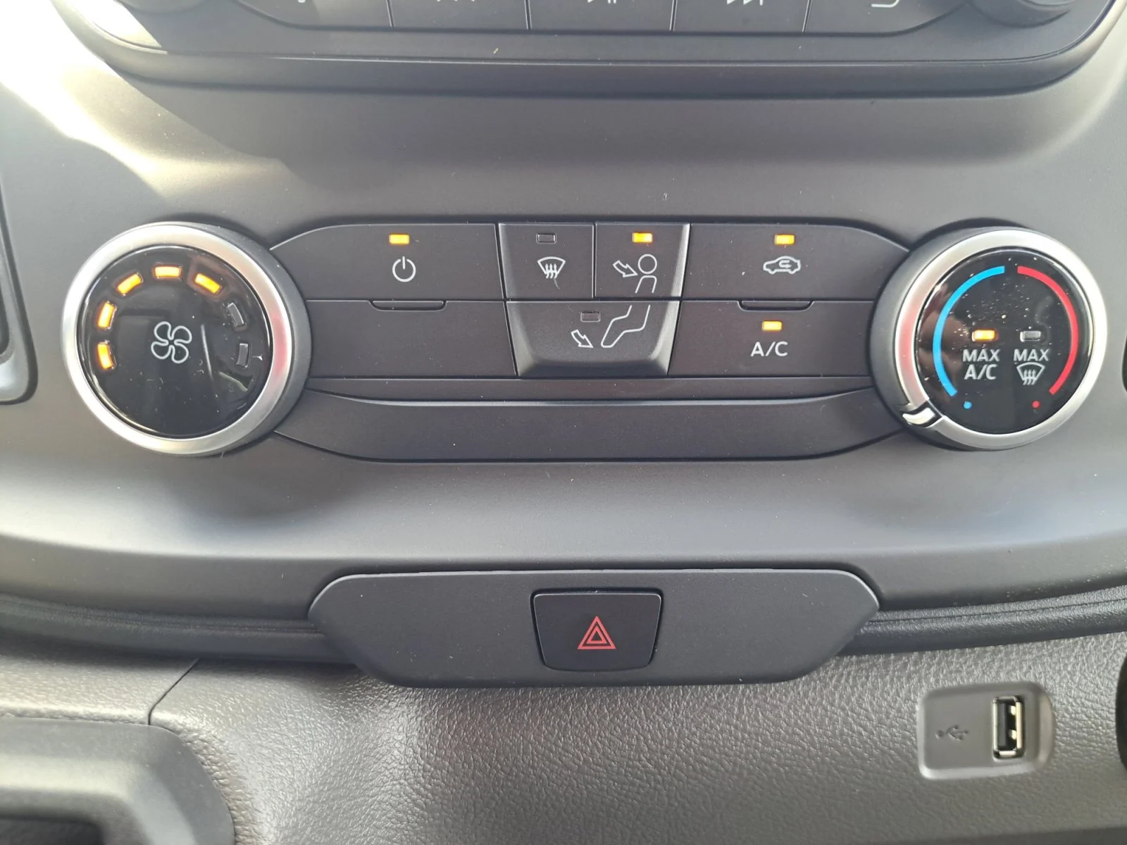 2025 Ford Transit Van Base - Photo 17