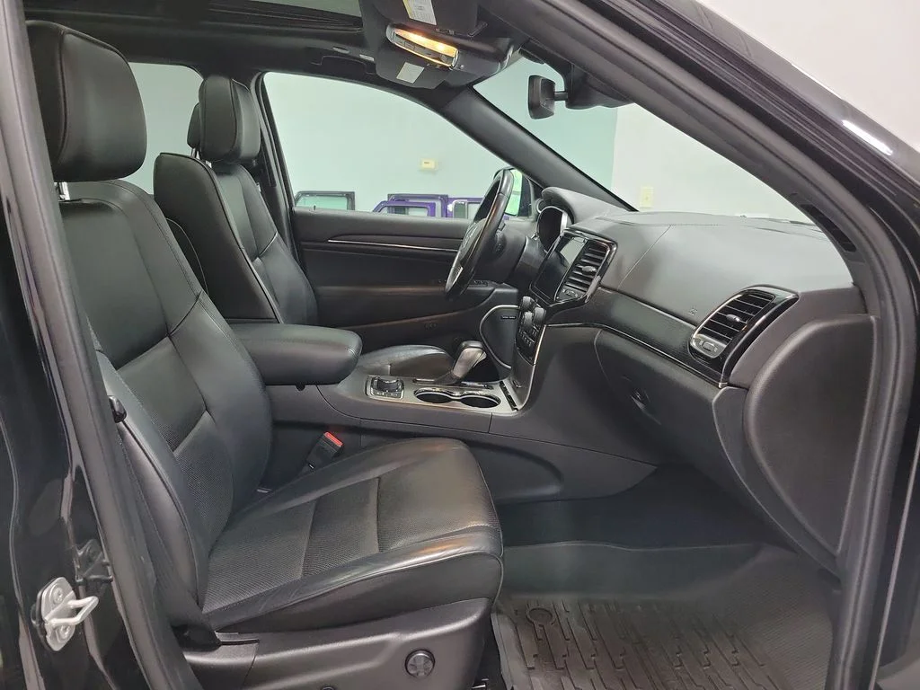 Certified Used 2021 Black Jeep Overland image 15
