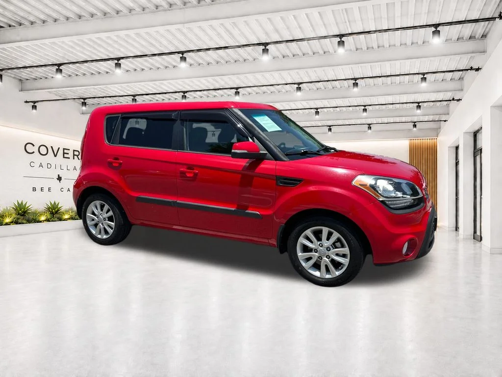 Used 2013 Red Kia Plus image 14