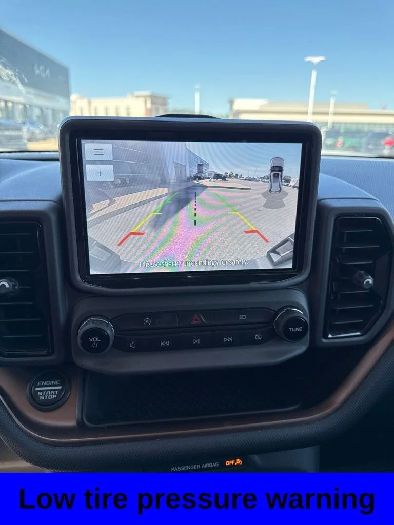 Used 2022 Oxford White Ford Badlands image 13