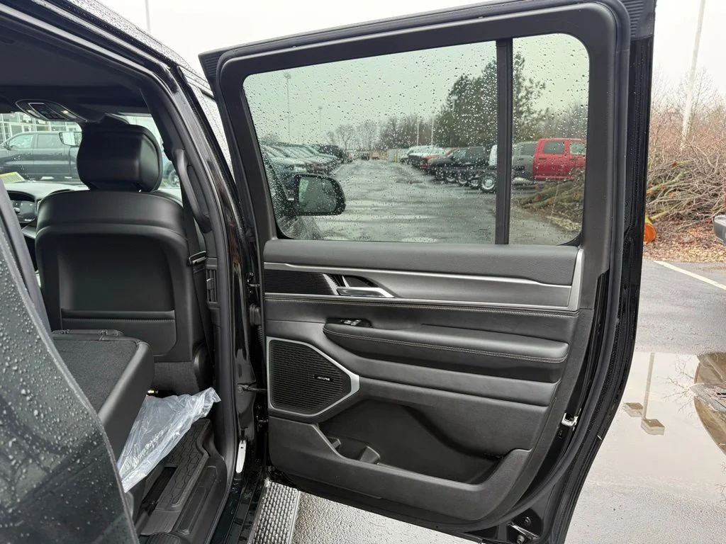 New 2026 High Gloss Black Exterior Paint Jeep  image 53