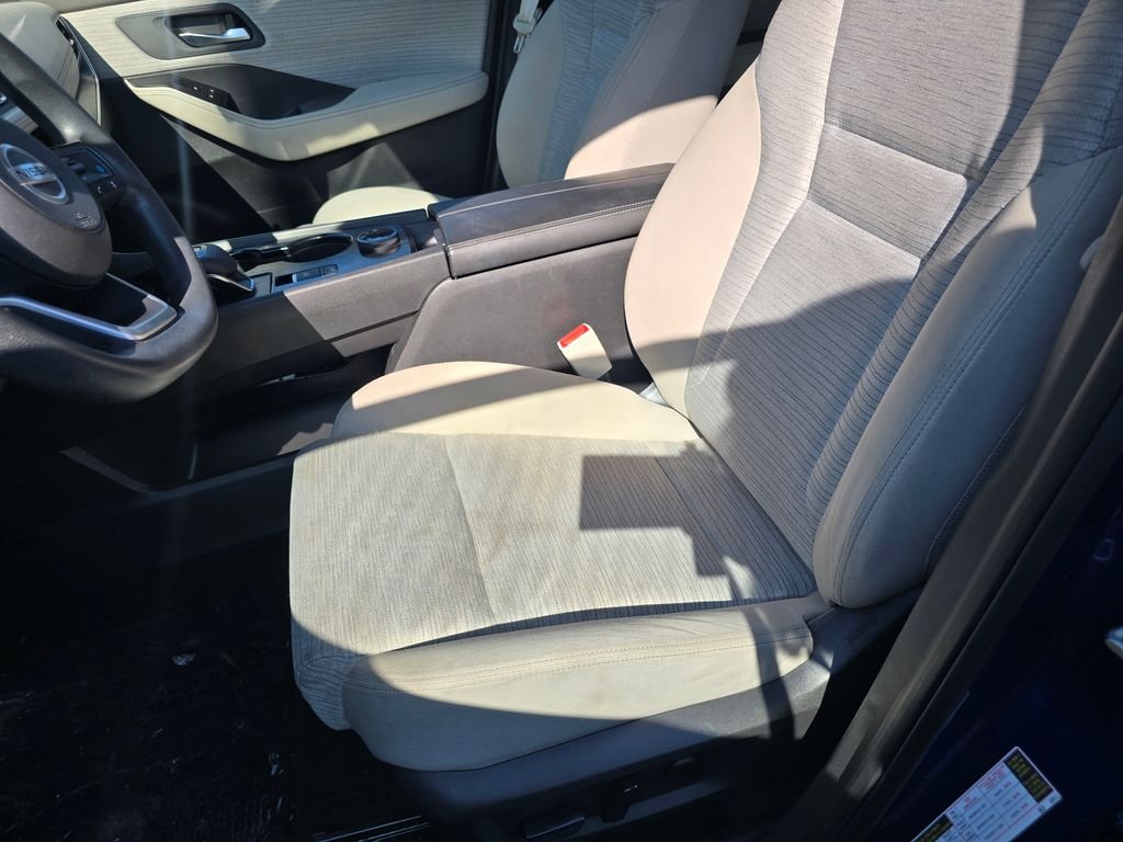 2021 Nissan Rogue SV - Photo 15