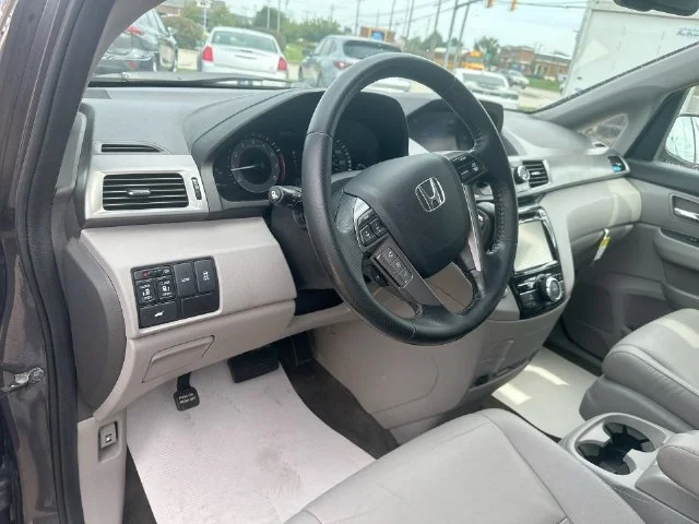 Used 2016 Gray Honda EX-L image 19
