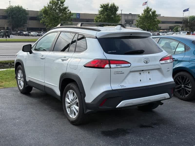 Used 2023 Wind Chill Pearl Toyota LE image 3