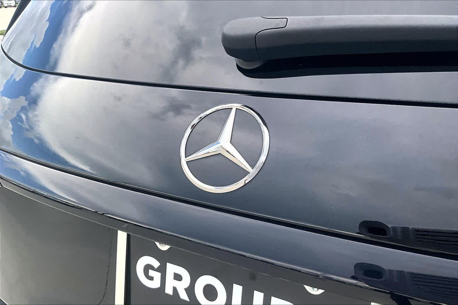 Used 2025 Black Mercedes-Benz GLC 300 image 29