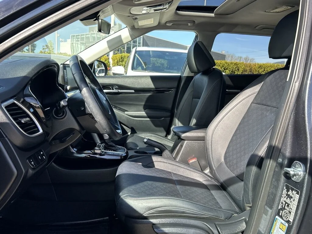 Used 2022  Kia EX AWD Low Mileage   One Owner   Local BC image 19