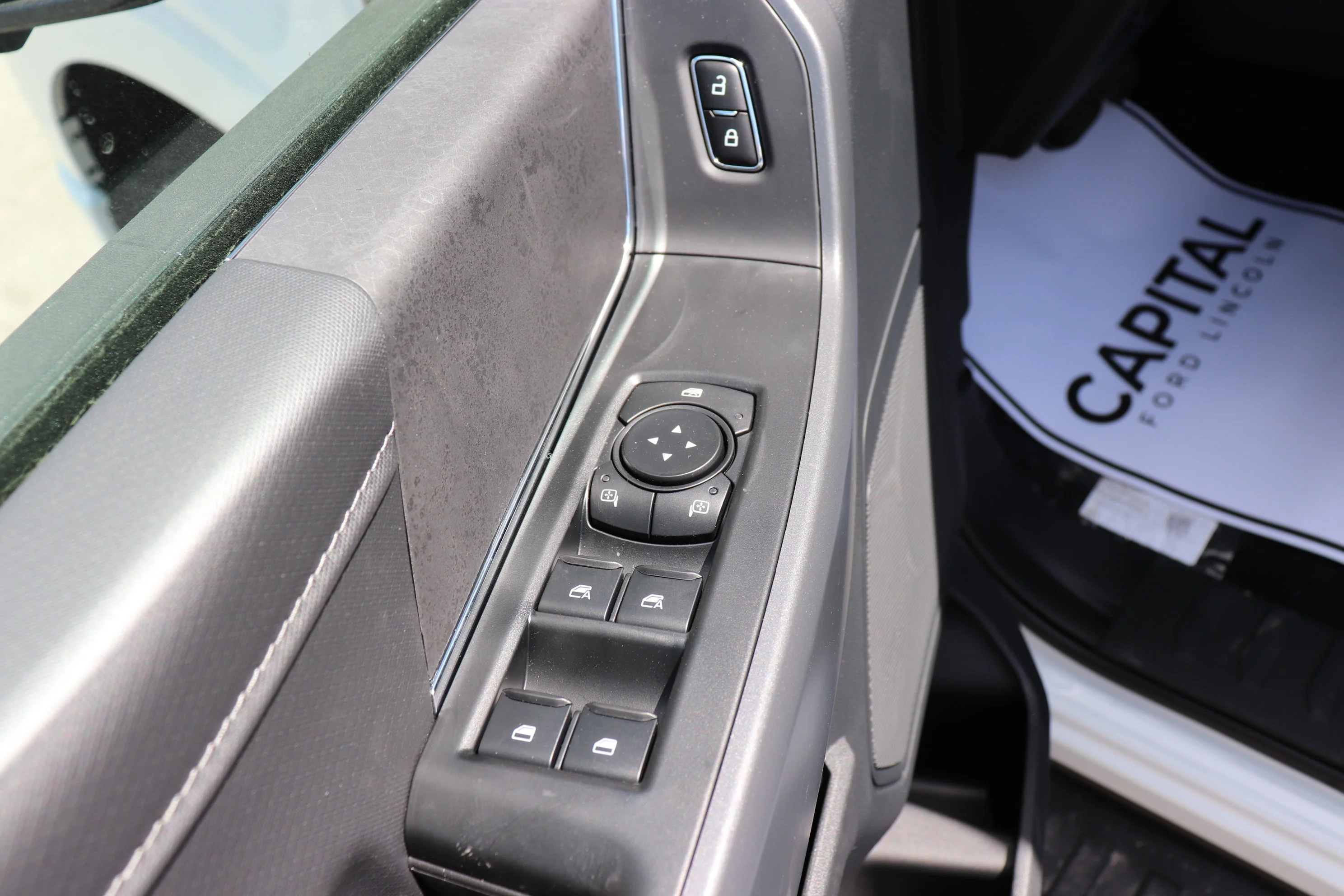 New 2026 OXFORD WHITE Ford XLT image 8