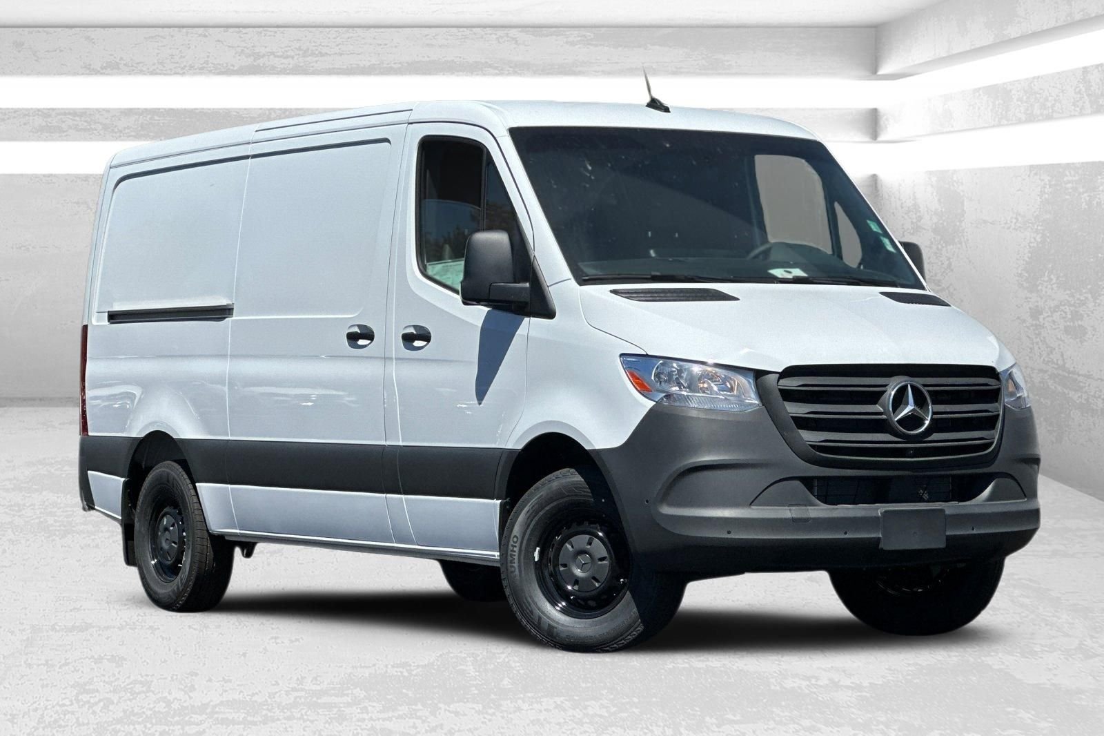 2024 Mercedes-Benz Sprinter 2500 144 WB HO's photo
