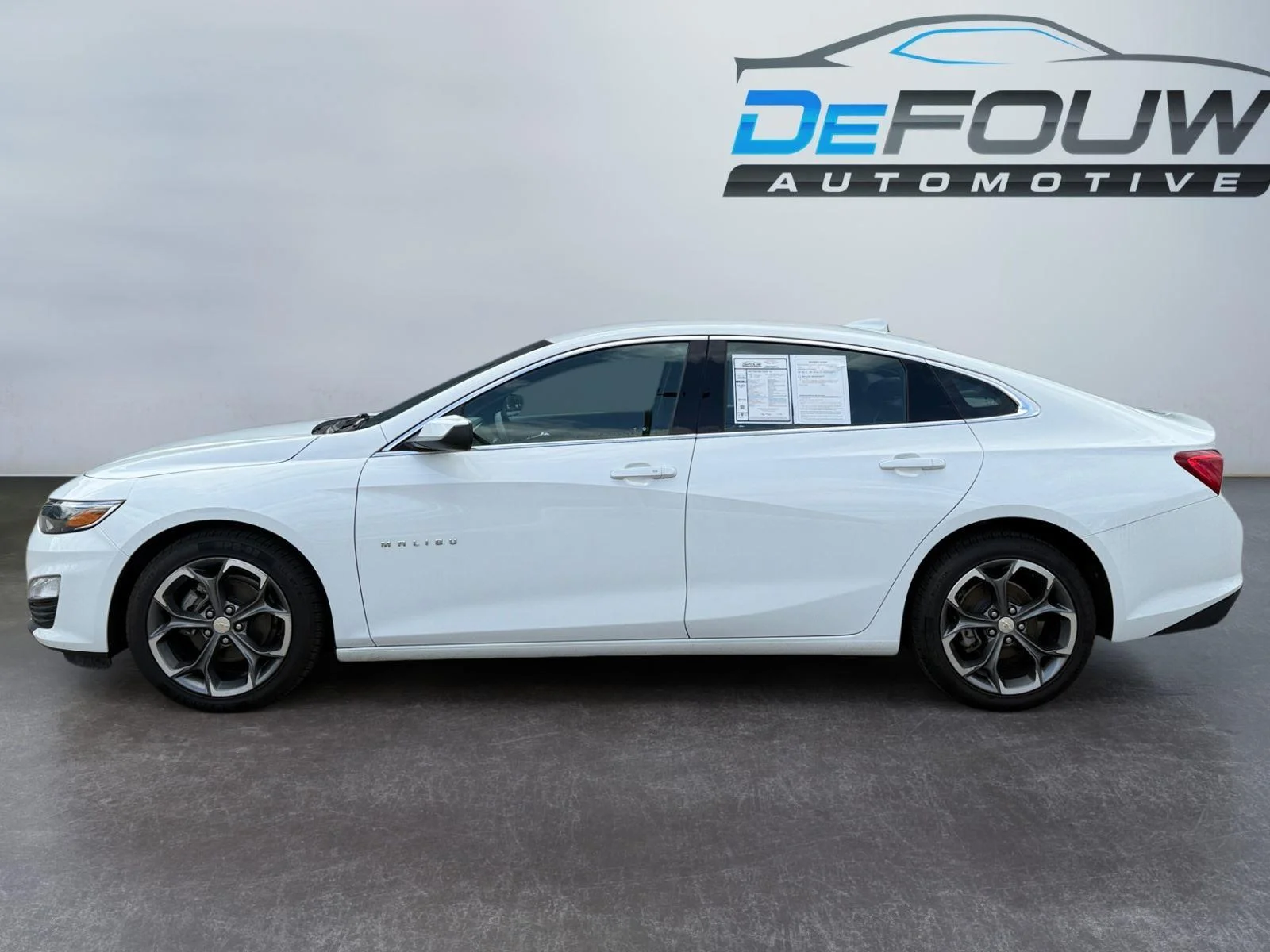 Used 2024 Summit White Chevrolet 1LT image 6