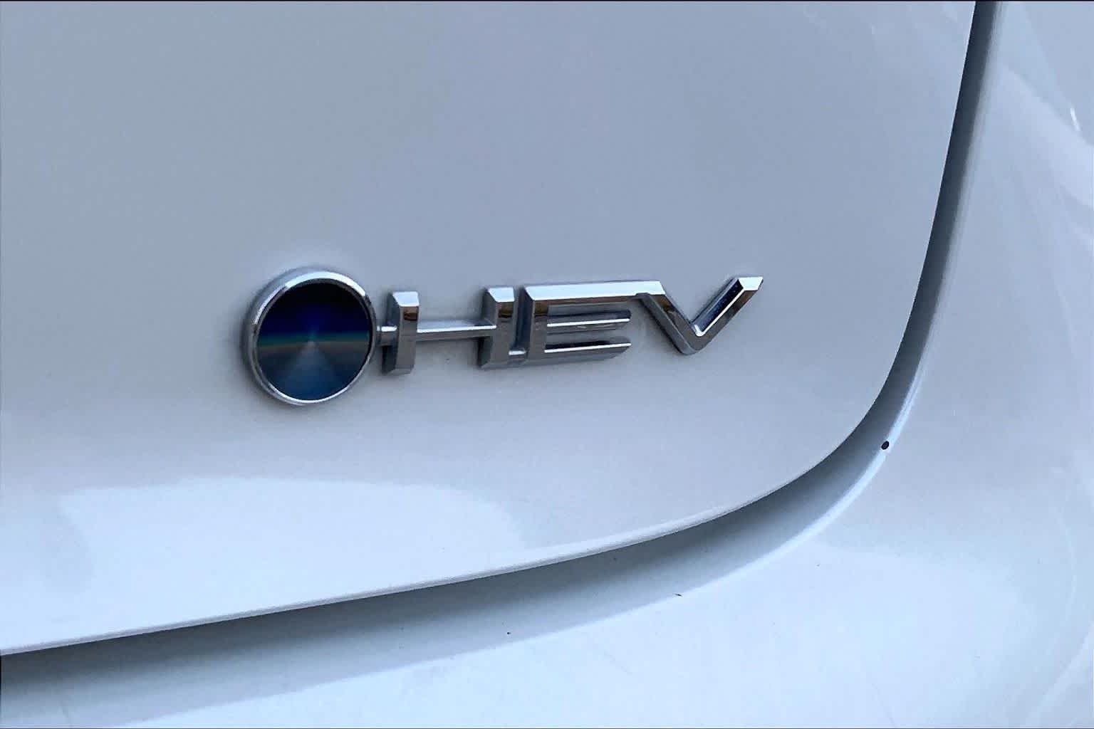 Used 2024 Wind Chill Pearl Toyota XLE image 10