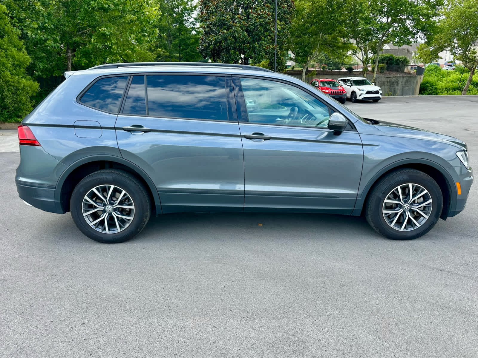 Used 2021 Platinum Gray Metallic Volkswagen S image 4