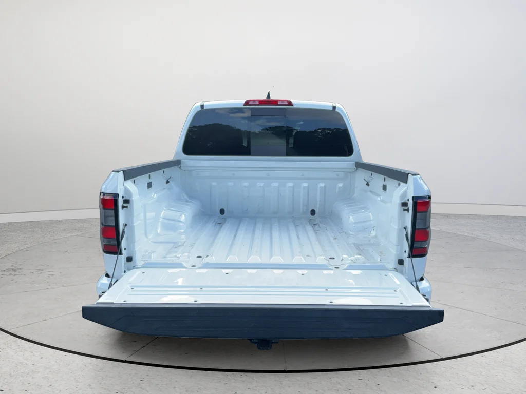 Used 2023 White Nissan PRO-X image 19
