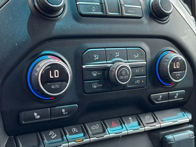Used 2019  Chevrolet LT Trail Boss image 38