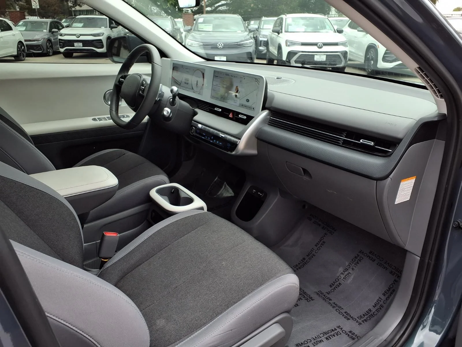 Used 2024 Green Hyundai SE image 23
