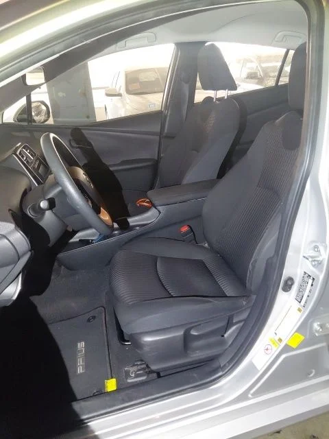 Used 2018 Silver Toyota Two image 5
