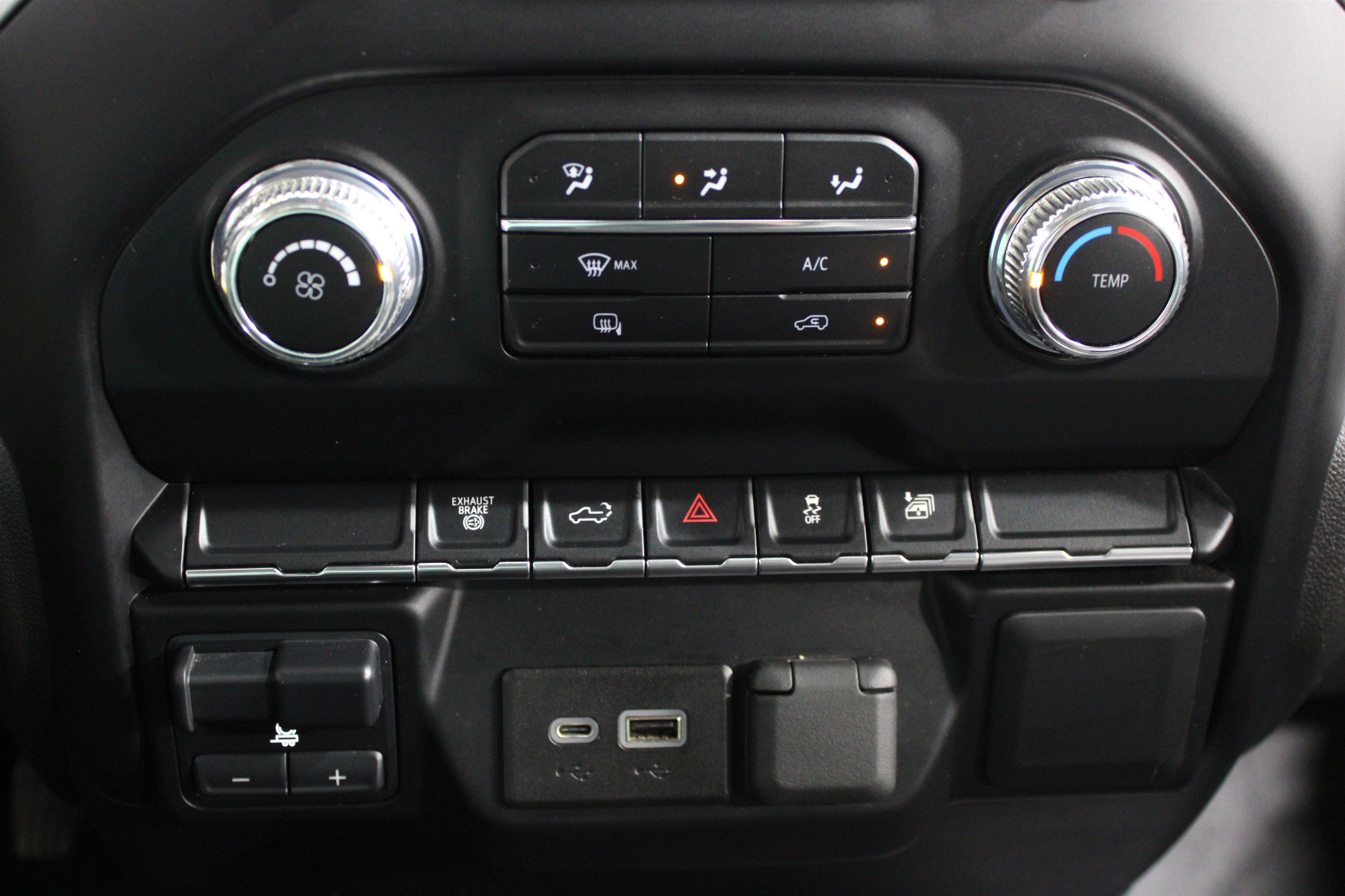 Used 2022 Black GMC SLE Crew Cab 4x4 - Lifted image 15
