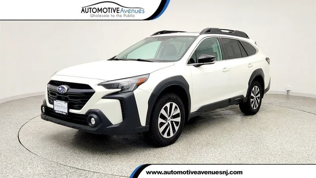 2024 Subaru Outback Premium AWD w/ Power Moonroof, BSD & Keyless Access