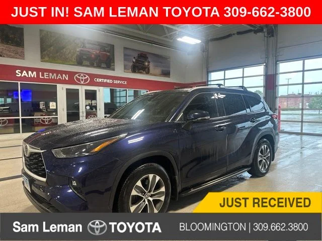 2022 Toyota Highlander XLE for sale at Sam Leman Toyota of Bloomington