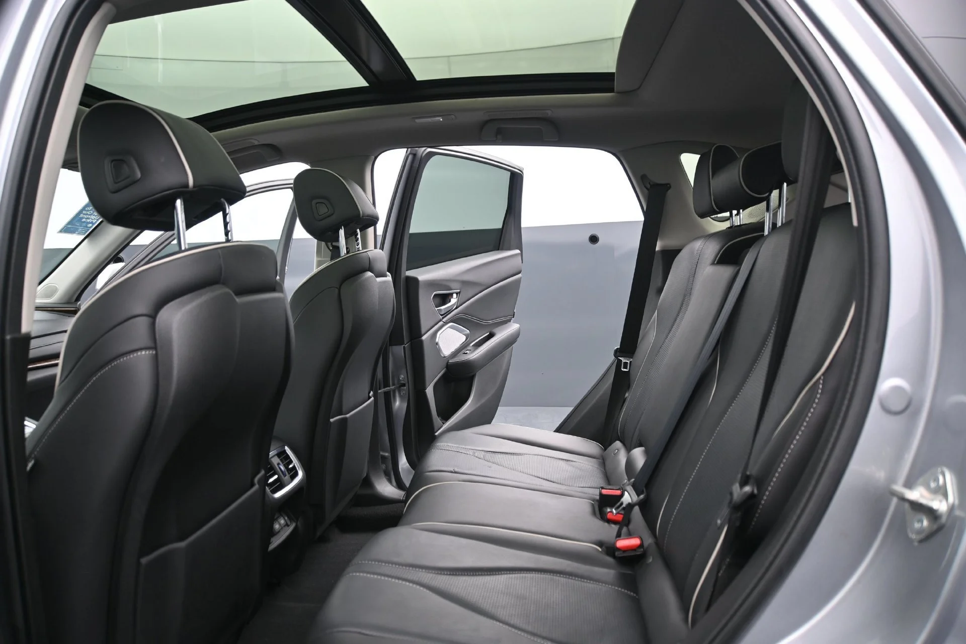 Used 2021 Silver Acura Platinum Elite AWD image 17