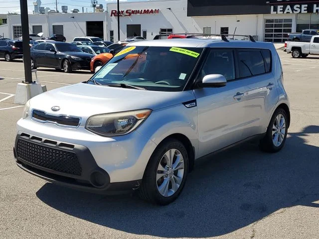 Used 2014 Silver Kia Plus image 3