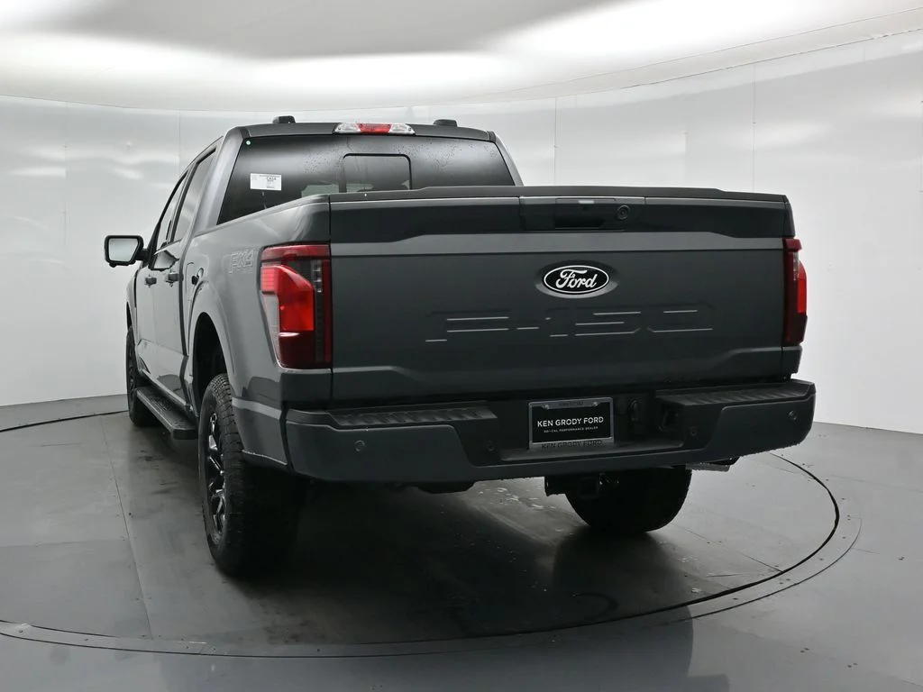 New 2026 Carbonized Gray Metallic Ford XLT image 26