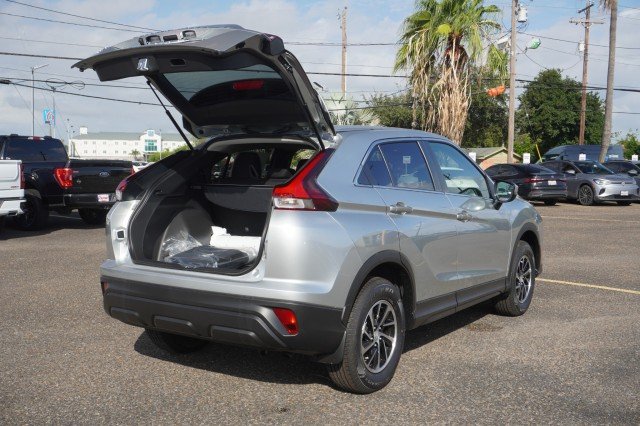 New 2026 Alloy Silver Metallic Mitsubishi ES image 9