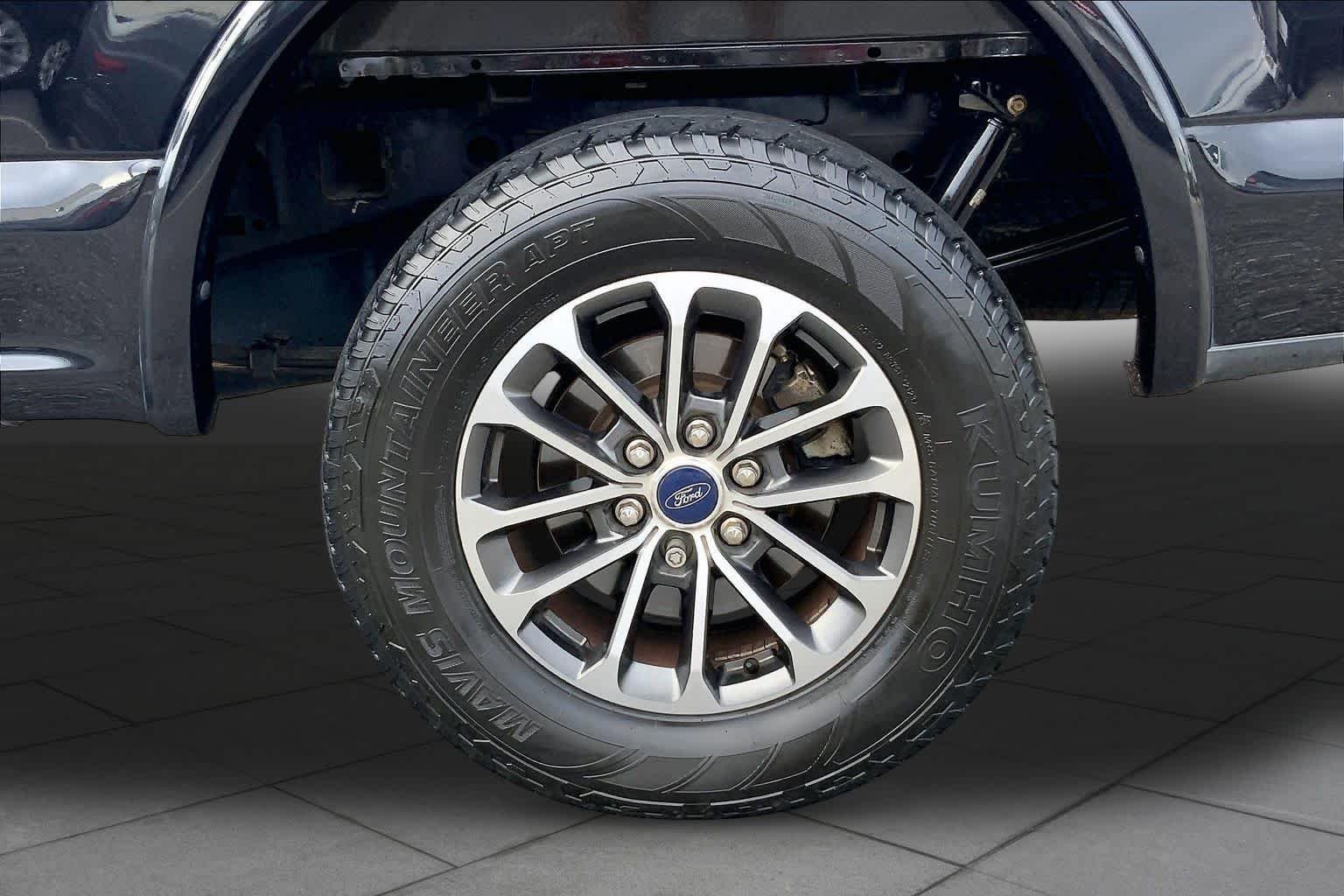 Used 2019 Agate Black Ford XLT image 10
