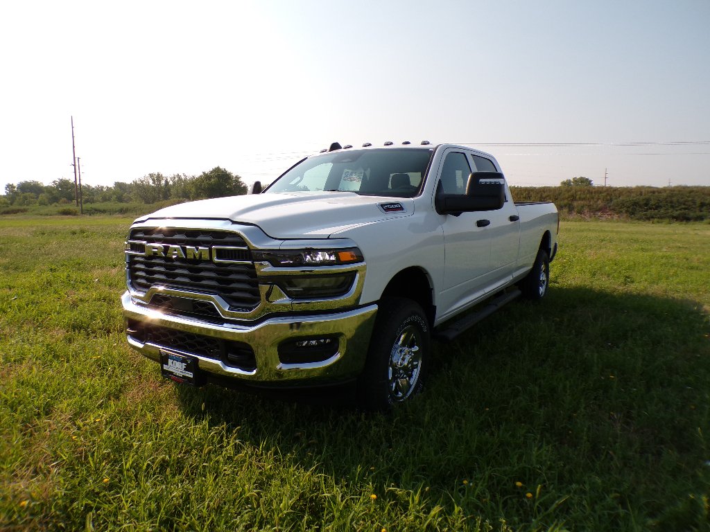 New 2026 Bright White Clear-Coat Exterior Paint RAM Tradesman image 9