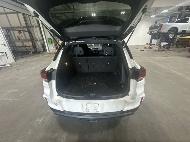 Used 2022 Summit White Chevrolet RS image 25