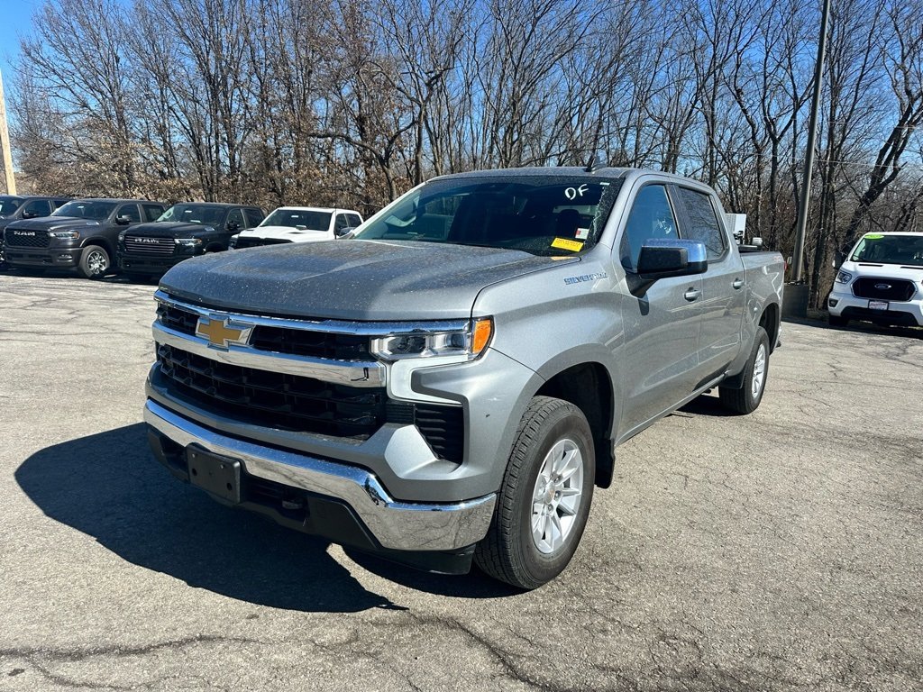 Used 2025 Chevrolet Silverado 1500 LT with VIN 1GCUKDEDXSZ129697 for sale in Kansas City