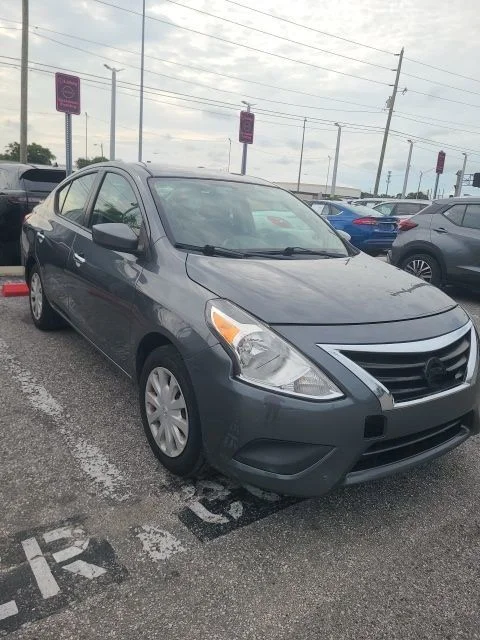 Used 2018 Gray Nissan 1.6 SV image 3