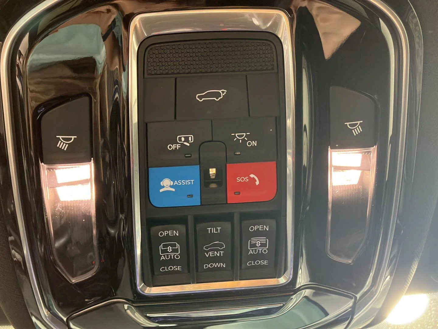 Used 2022 Bright White Clearcoat Jeep Overland image 24