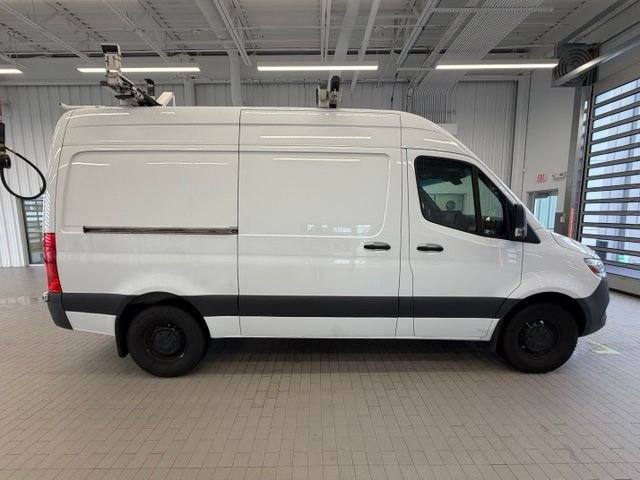 Used 2023 White Mercedes-Benz Cargo 144 WB image 4