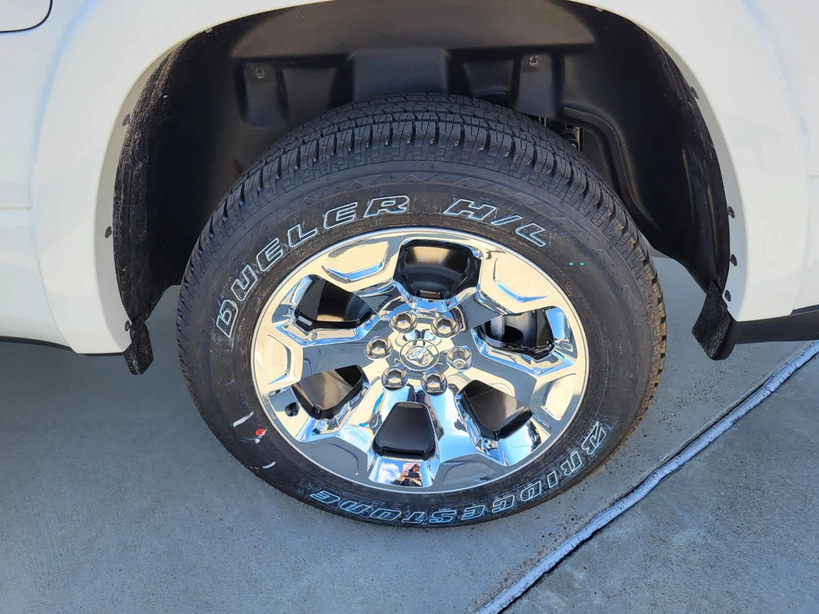 New 2026 Bright White Clear-Coat Exterior Paint RAM Lone Star image 20